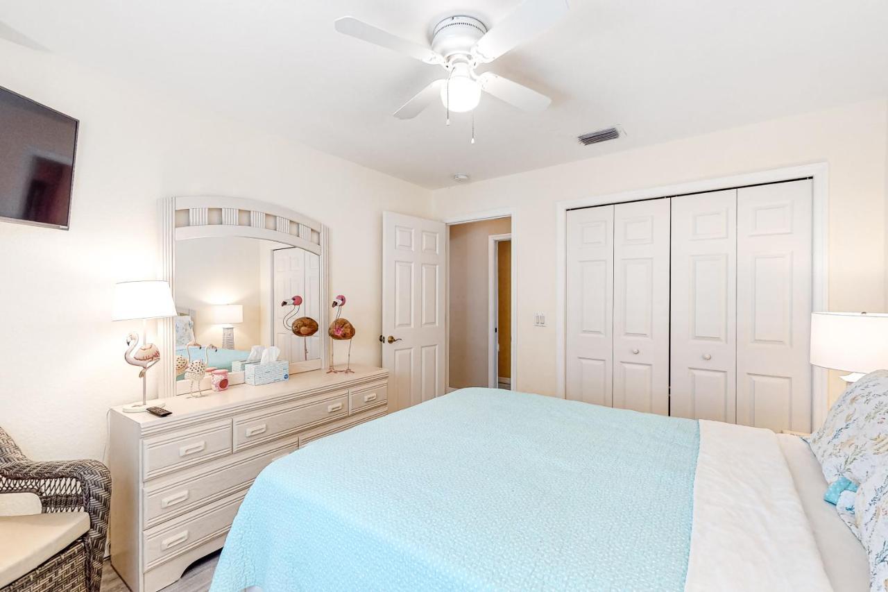 Life At The Canal Cape Coral Exterior photo