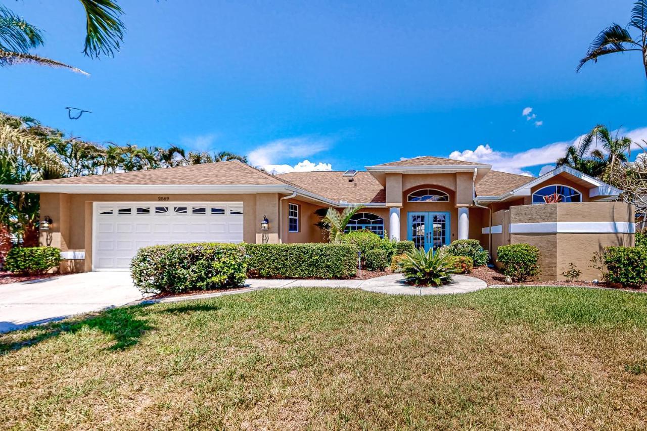 Life At The Canal Cape Coral Exterior photo