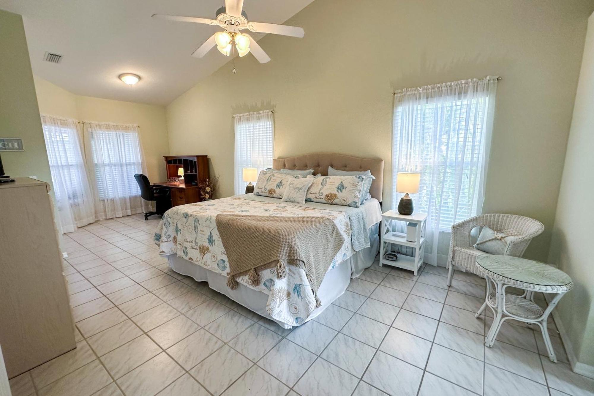 Life At The Canal Cape Coral Exterior photo